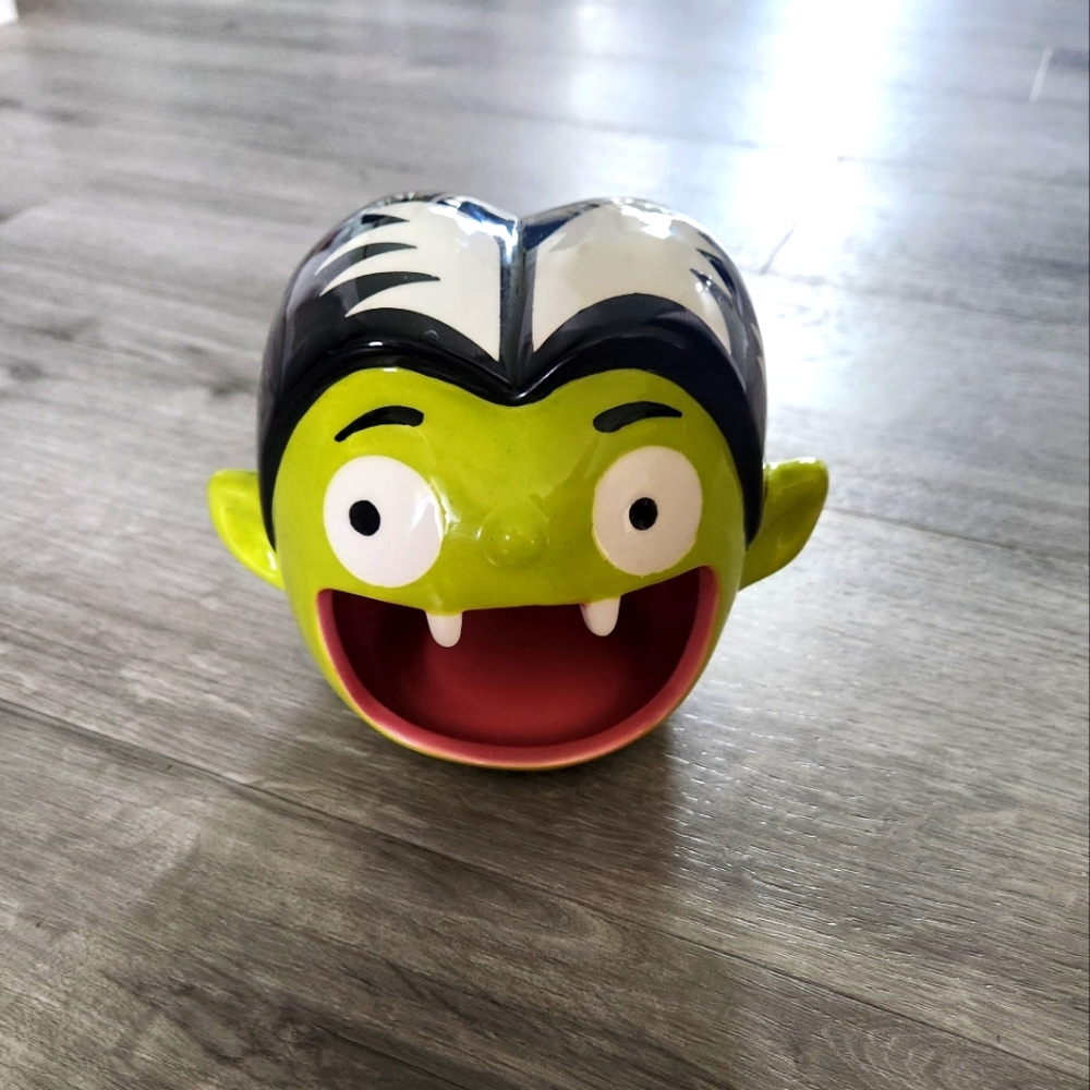 Dracula/vampire candy dish